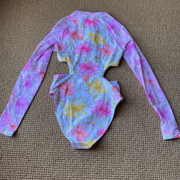 Love Shake Fancy x Hurley one piece swimsuit NWT - Picture 10 of 16